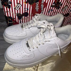 Nike Men's Classic White Sneakers